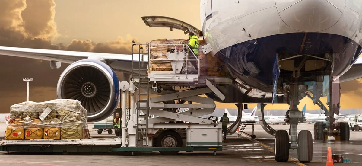 Cargo being loaded on the board of a plane